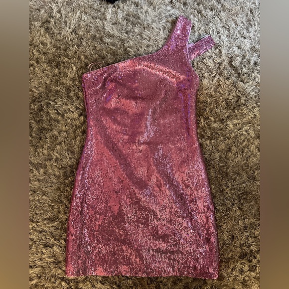 Pinkish Purple Sequin LIKELY one shoulder dress: SIZE 6 - Picture 4 of 6